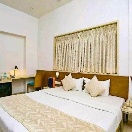 Hotel Suncity Premiere, Near To Airport Bombaj Zewnętrze zdjęcie