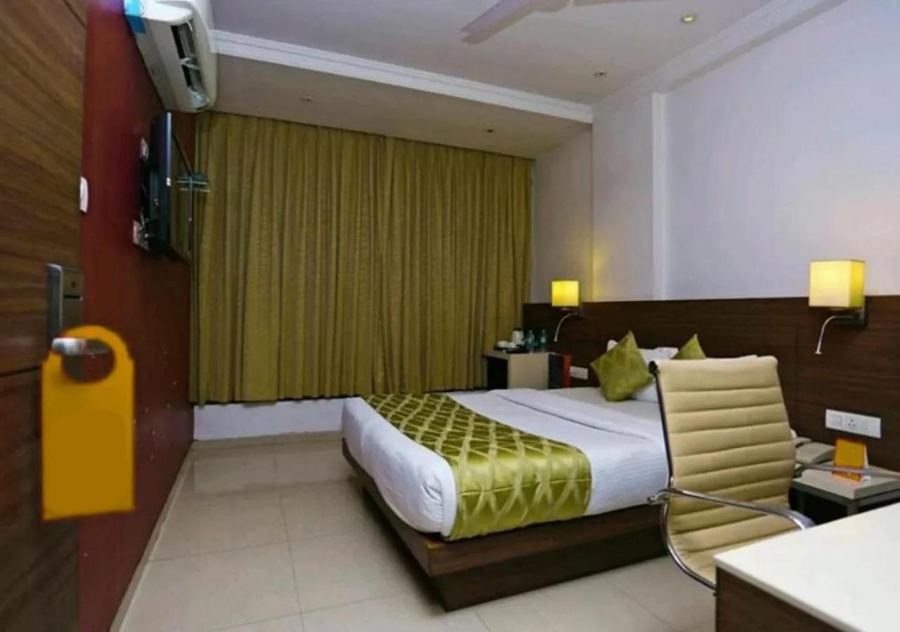 Hotel Suncity Premiere, Near To Airport Bombaj Zewnętrze zdjęcie