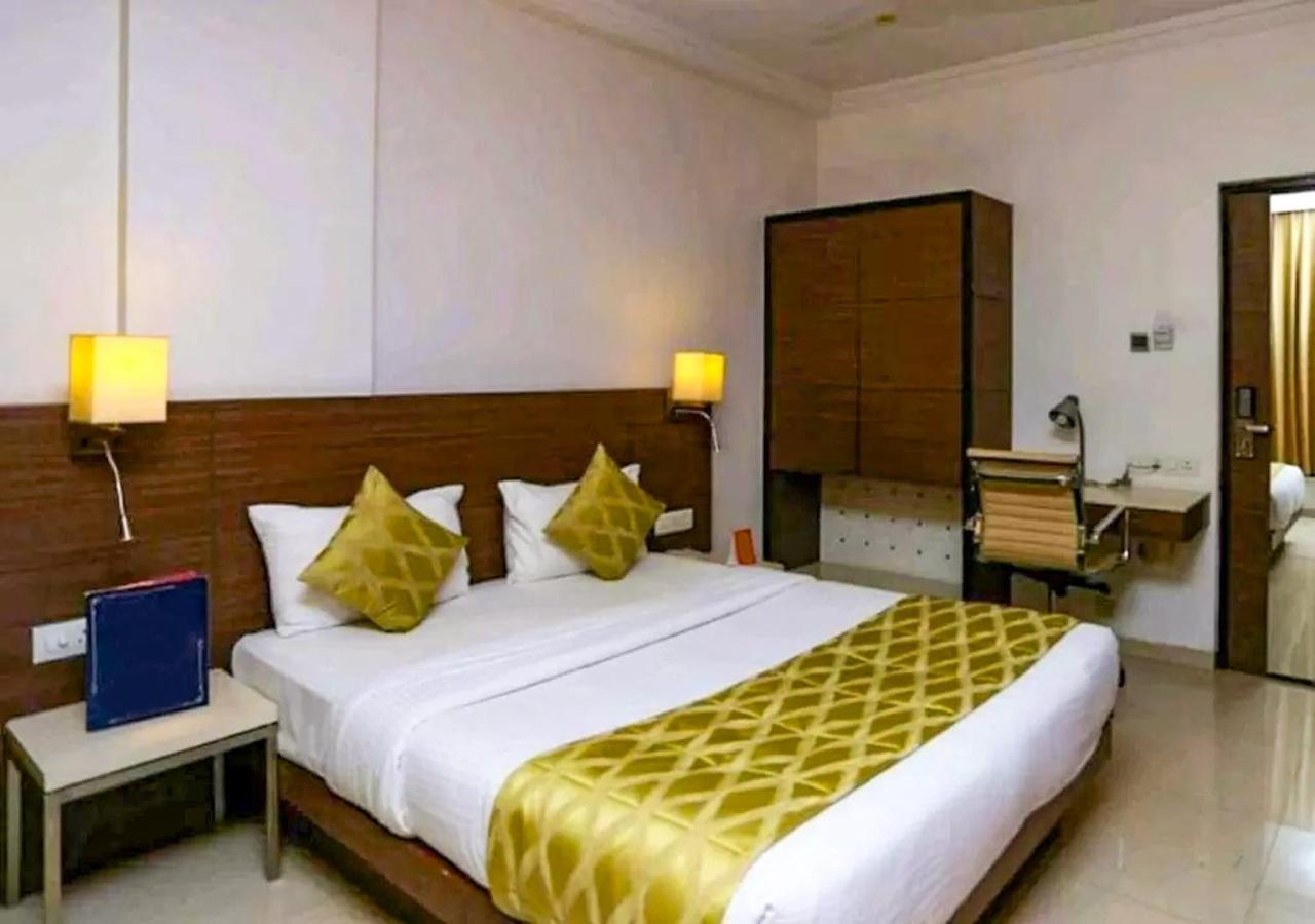 Hotel Suncity Premiere, Near To Airport Bombaj Zewnętrze zdjęcie