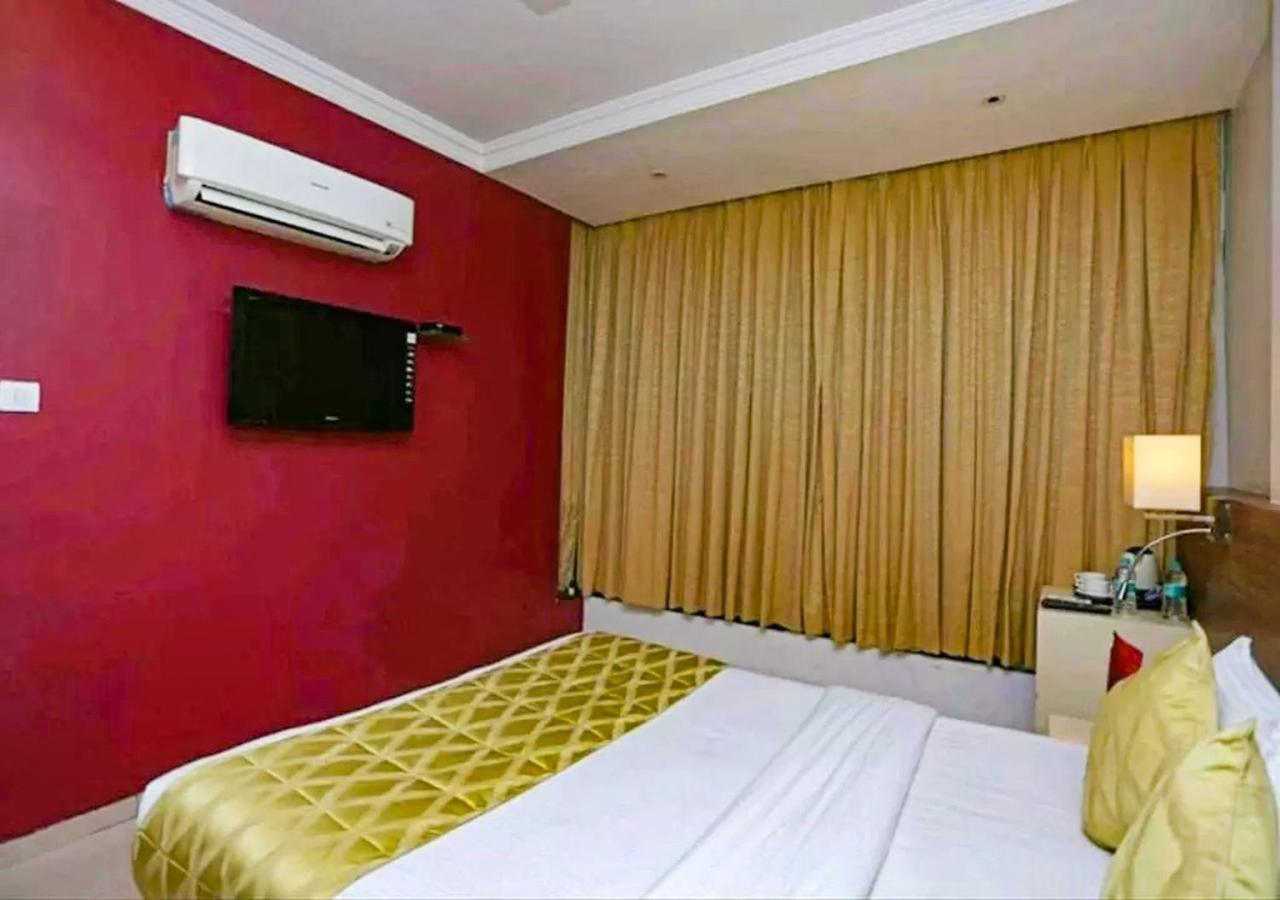 Hotel Suncity Premiere, Near To Airport Bombaj Zewnętrze zdjęcie
