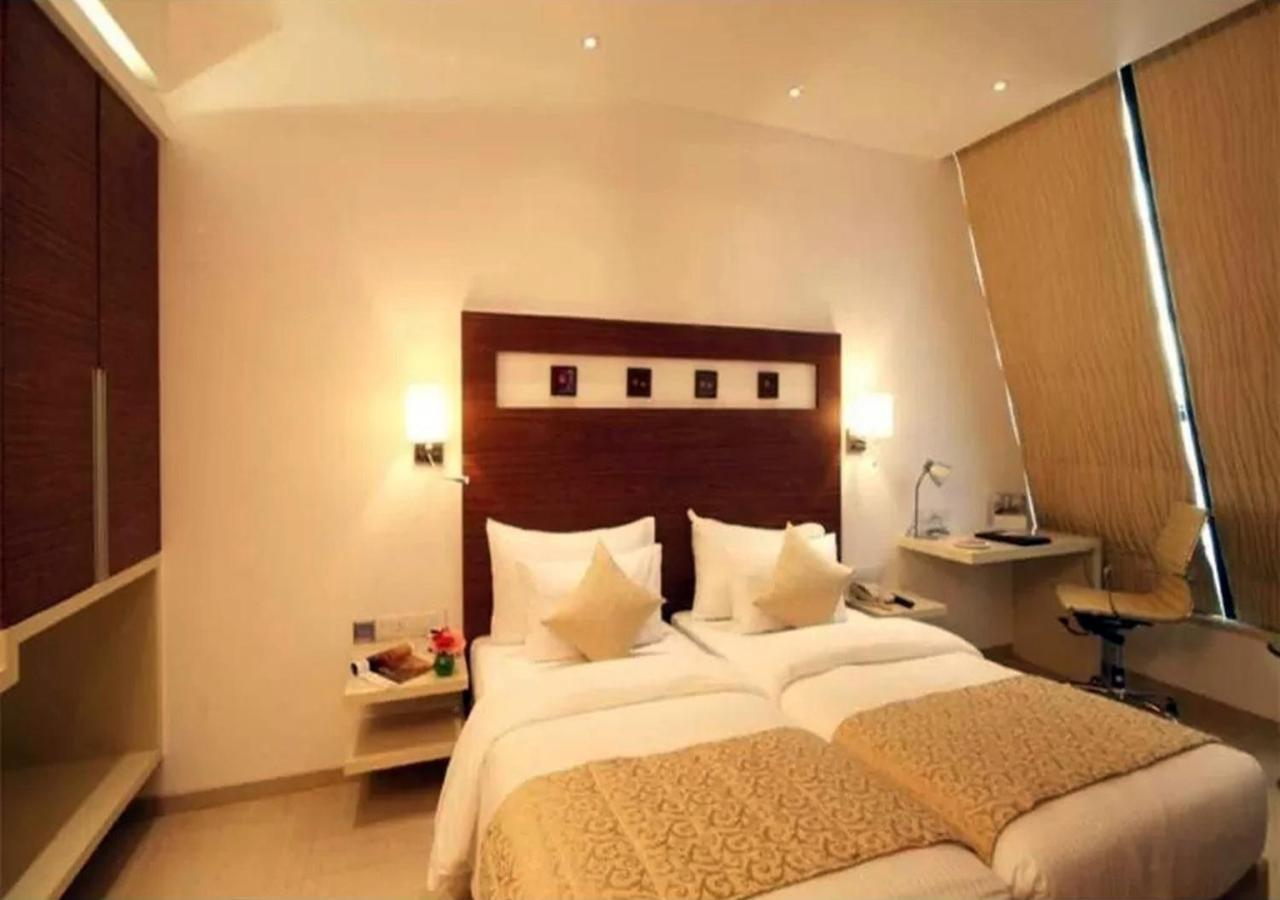Hotel Suncity Premiere, Near To Airport Bombaj Zewnętrze zdjęcie