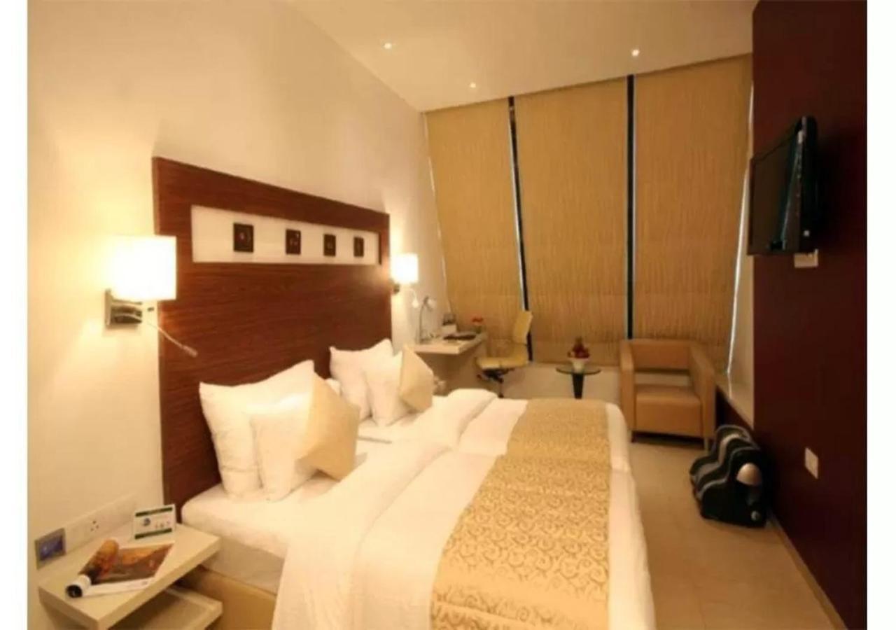 Hotel Suncity Premiere, Near To Airport Bombaj Zewnętrze zdjęcie