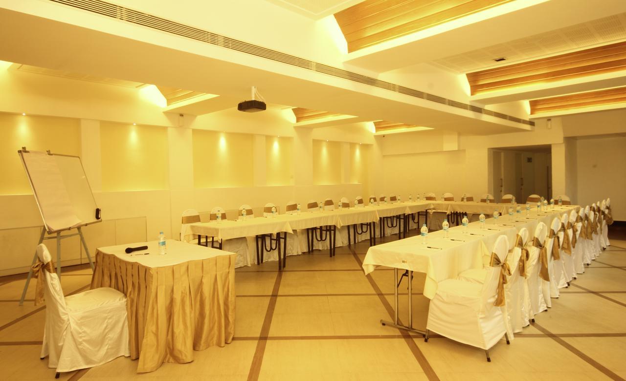 Hotel Suncity Premiere, Near To Airport Bombaj Zewnętrze zdjęcie