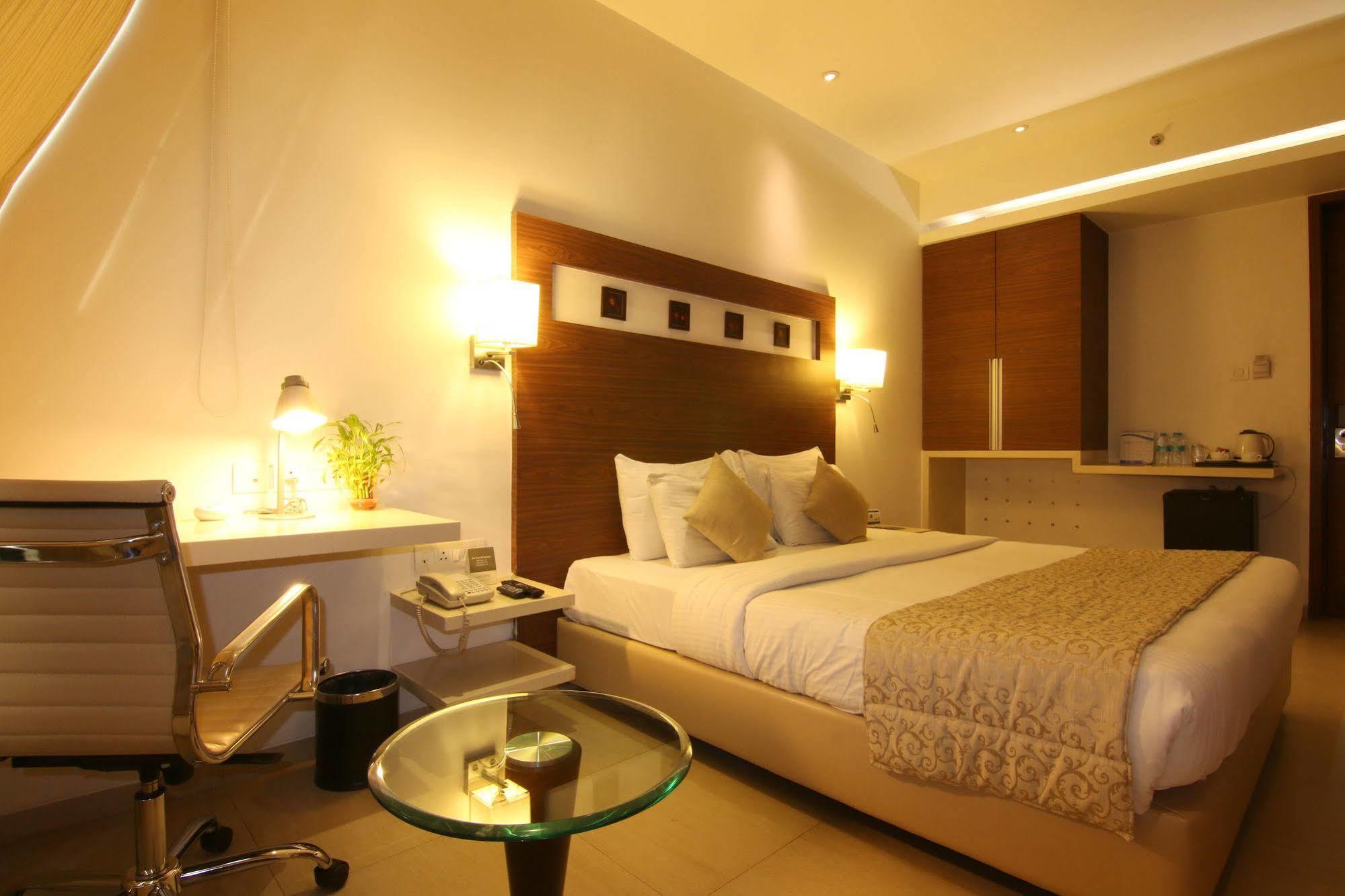Hotel Suncity Premiere, Near To Airport Bombaj Zewnętrze zdjęcie