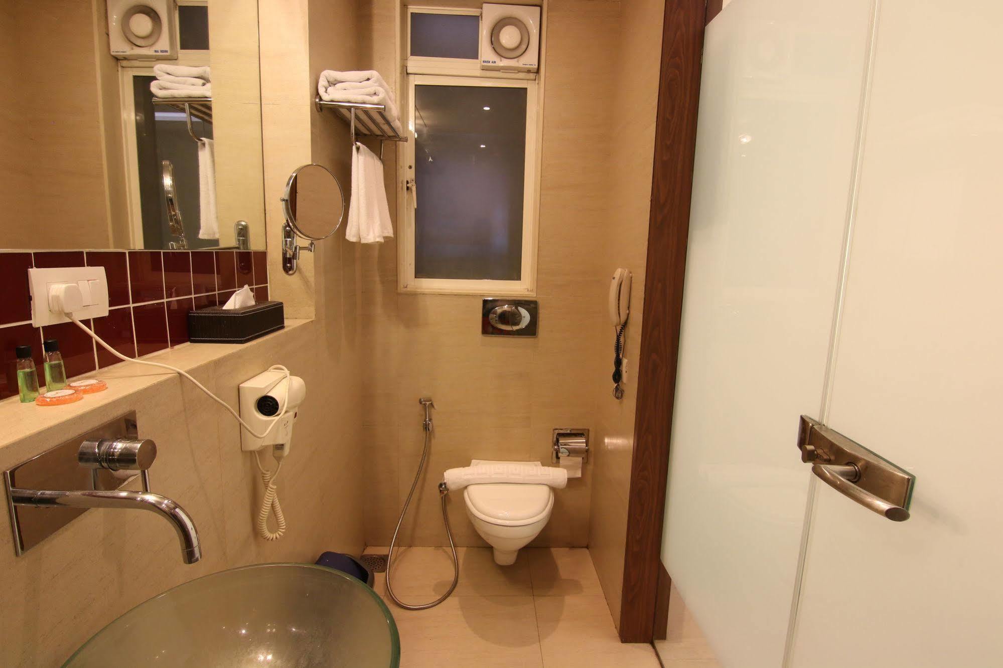 Hotel Suncity Premiere, Near To Airport Bombaj Zewnętrze zdjęcie