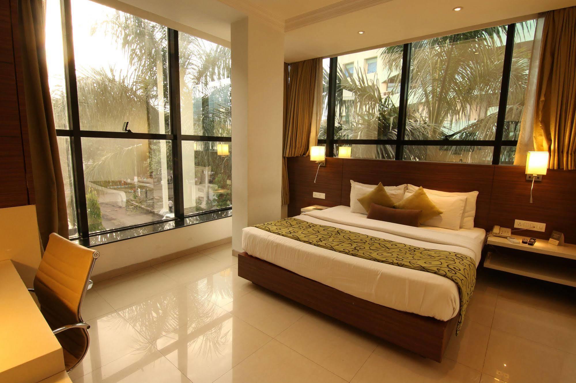 Hotel Suncity Premiere, Near To Airport Bombaj Zewnętrze zdjęcie