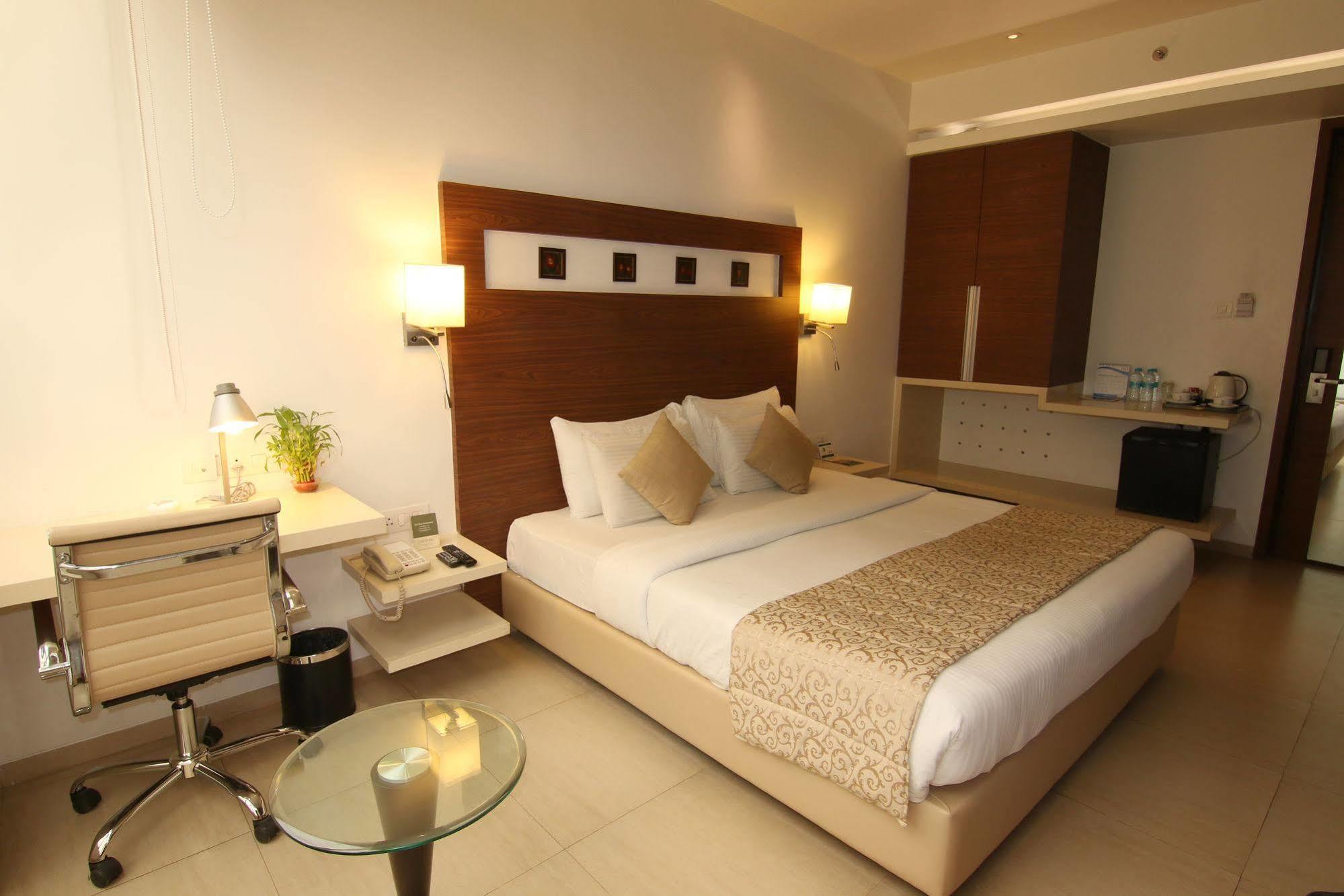 Hotel Suncity Premiere, Near To Airport Bombaj Zewnętrze zdjęcie