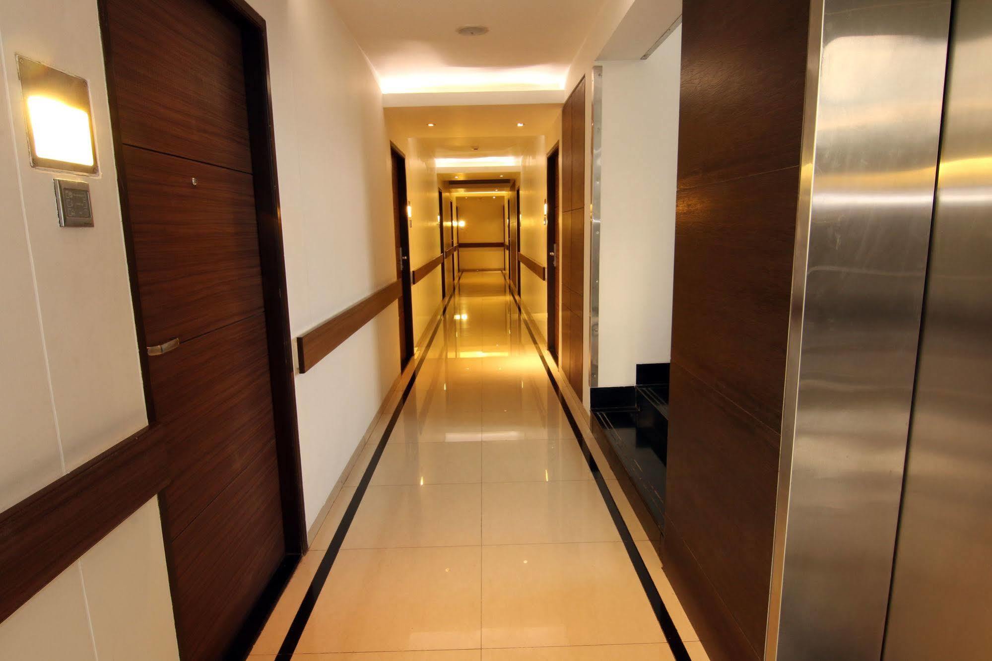 Hotel Suncity Premiere, Near To Airport Bombaj Zewnętrze zdjęcie